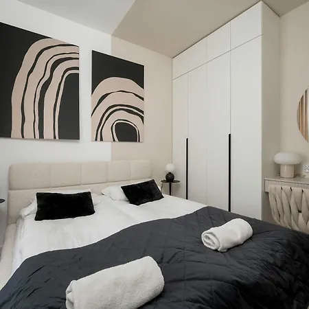 Mieszczanska Elegant With Balcony By Renters Prestige Apartment