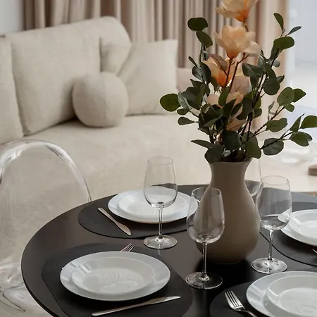 Appartement Mieszczanska Elegant With Balcony By Renters Prestige