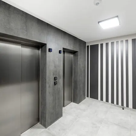 Mieszczanska Elegant With Balcony By Renters Prestige *