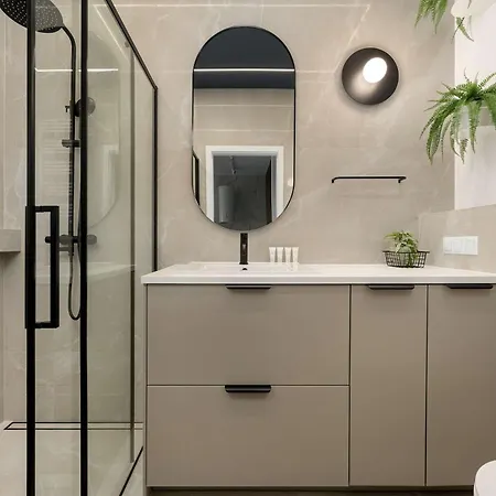 Mieszczanska Elegant With Balcony By Renters Prestige * Breslavia