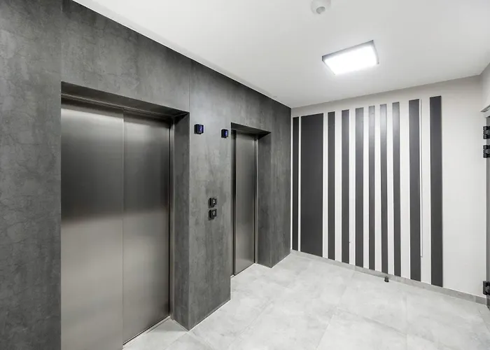 Mieszczanska Elegant With Balcony By Renters Prestige *