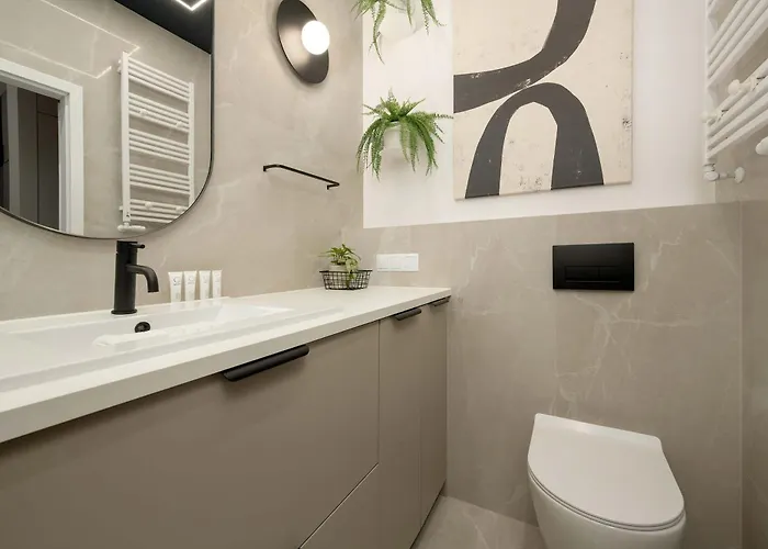 Mieszczanska Elegant With Balcony By Renters Prestige Wroclaw